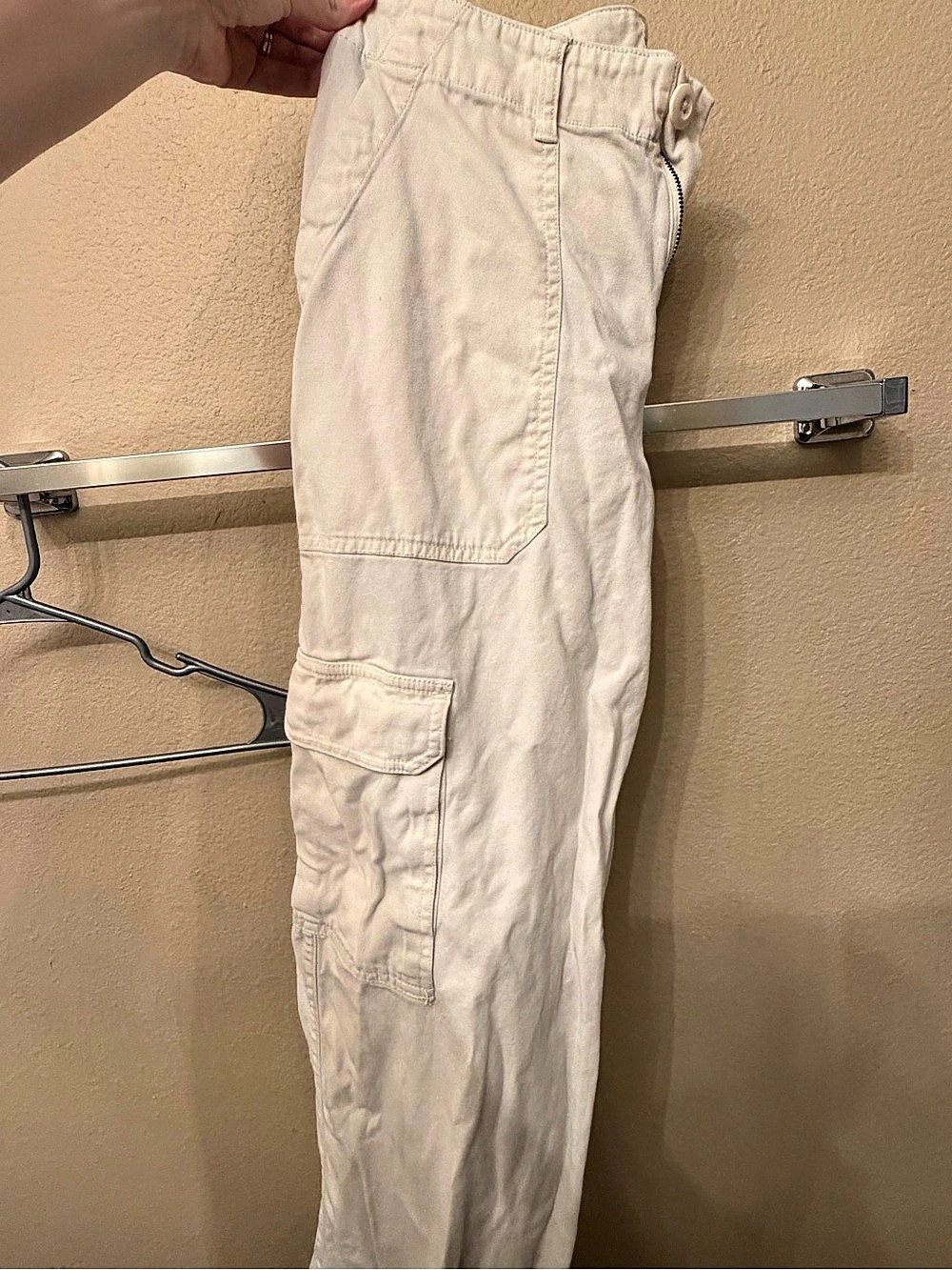 Universal Thread Women's Mid-Rise Utility Cargo Pants Cream Size 4